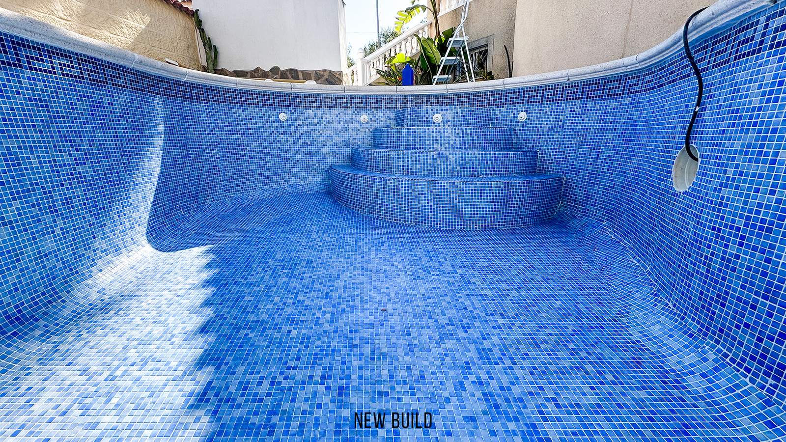 Pool Tiling